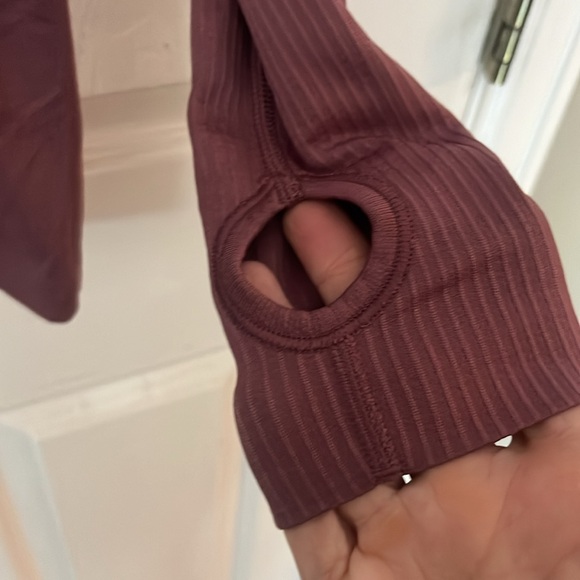 Swiftly tech long sleeve 2.0 lululemon hip length - Picture 4 of 4